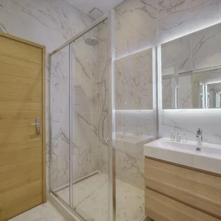Lejlighed Renovated 1 Bedroom Near Palais 2p1 By Rivaevent